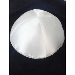 Kippa blanche satinée lisière argent